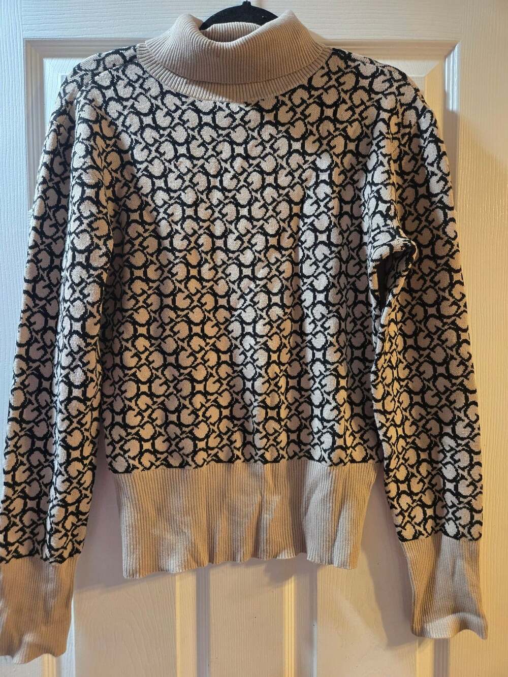 Guess Monogram Turtleneck Sweater Size XL Black Beige